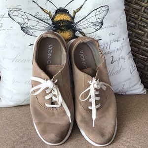 Vionic Oxford style suede casual lace ups Size 8 Wide